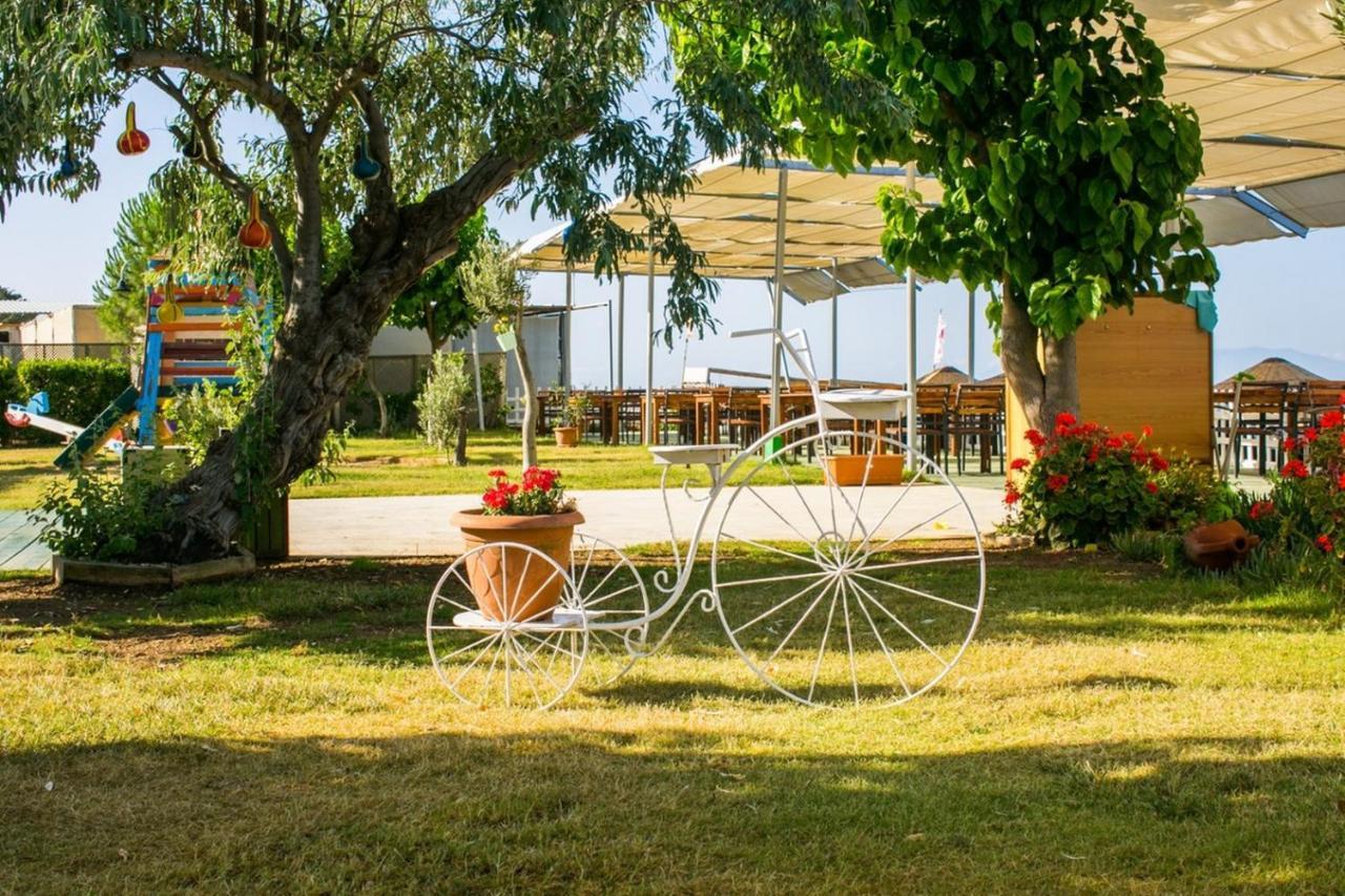 Teos Ormanci Tatil Koyu Hotel Seferihisar Exterior photo